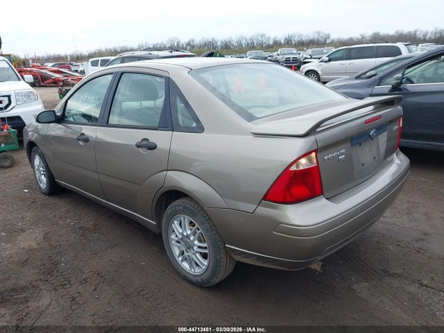 2005 FORD FOCUS 1FAFP34N15W262326 Photo 2