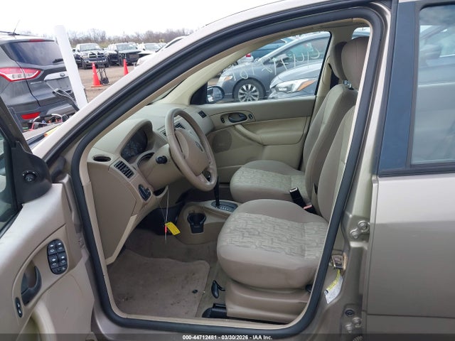 2005 FORD FOCUS 1FAFP34N15W262326 Photo 4