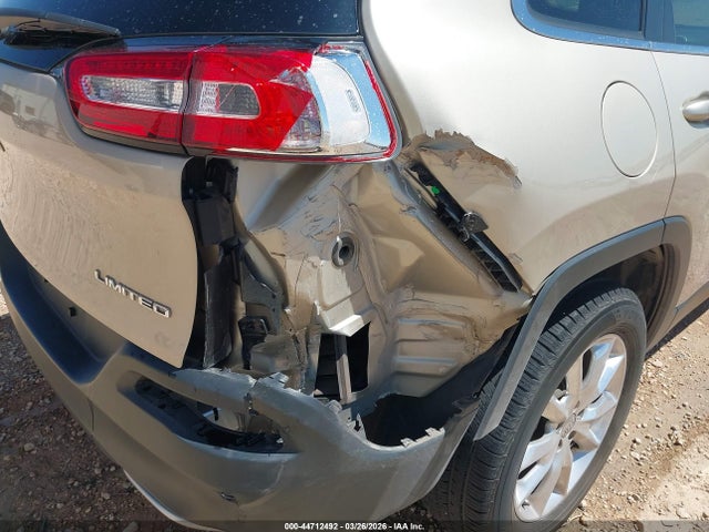 2015 Jeep Cherokee Limited მანქანა იყიდება აუქციონზე, vin: 1C4PJLDB4FW722277, აუქციონის ნომერი: 44712492