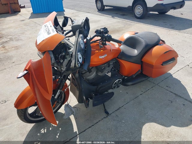 44712560 :رقم المزاد ، 5VPXDAAA5H3057600 vin ، 2017 Victory Motorcycles Cross Country مزاد بيع