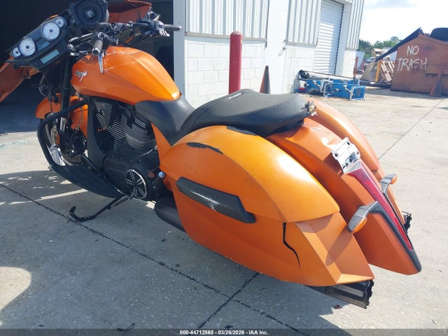 44712560 :رقم المزاد ، 5VPXDAAA5H3057600 vin ، 2017 Victory Motorcycles Cross Country مزاد بيع