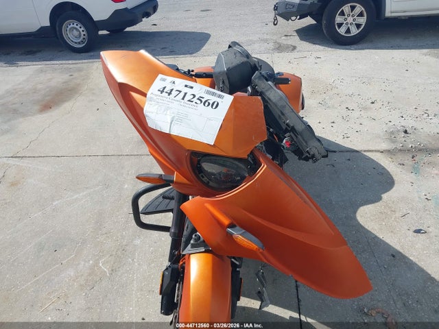 44712560 :رقم المزاد ، 5VPXDAAA5H3057600 vin ، 2017 Victory Motorcycles Cross Country مزاد بيع