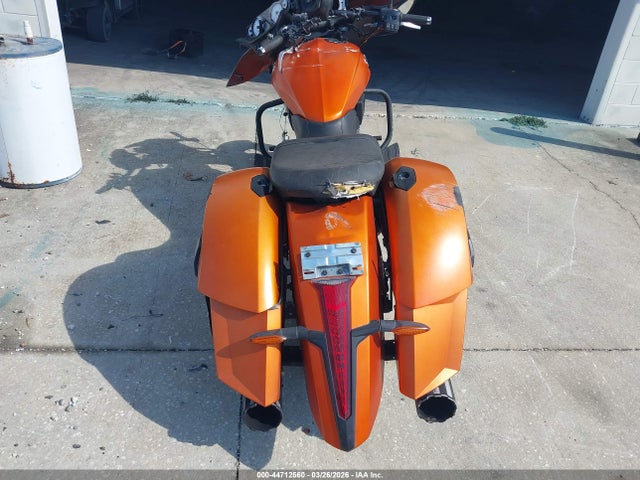 44712560 :رقم المزاد ، 5VPXDAAA5H3057600 vin ، 2017 Victory Motorcycles Cross Country مزاد بيع