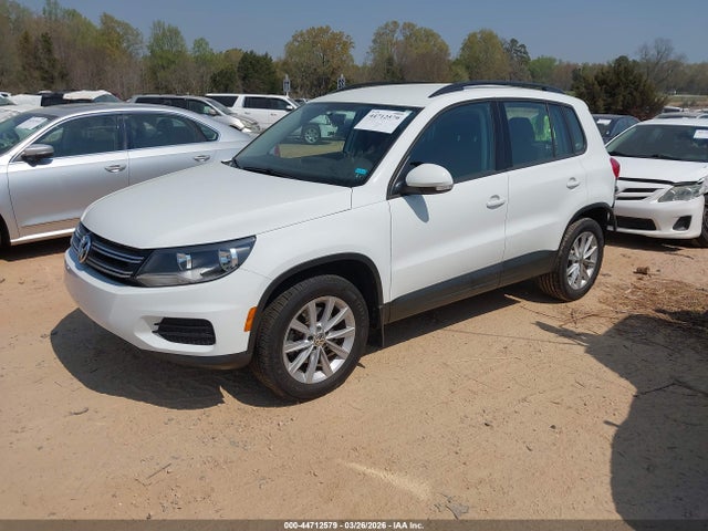 2017 Volkswagen Tiguan 2.0t/2.0t S მანქანა იყიდება აუქციონზე, vin: WVGAV7AXXHK042682, აუქციონის ნომერი: 44712579