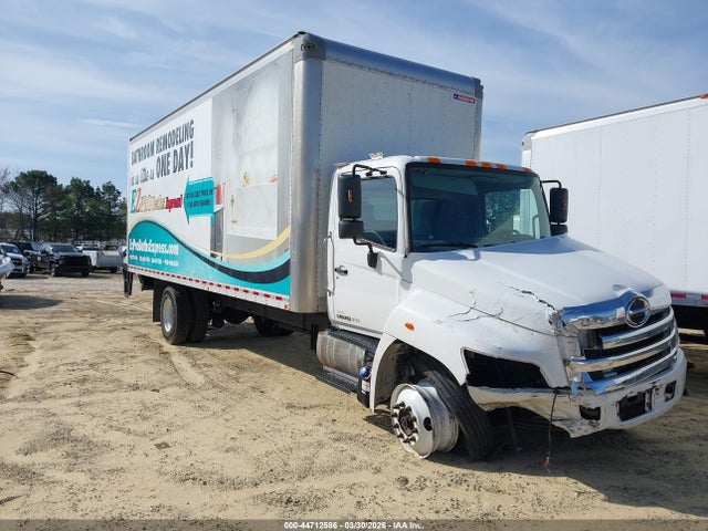 44712586 :رقم المزاد ، 5PVNJ8JV9L5S79631 vin ، 2020 Hino 258/268 مزاد بيع