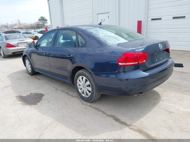 Продажа на аукционе авто 2012 Volkswagen Passat 2.5l S, vin: 1VWAP7A30CC044176, номер лота: 44712597