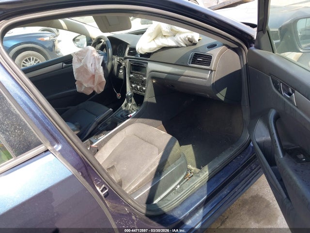 Продажа на аукционе авто 2012 Volkswagen Passat 2.5l S, vin: 1VWAP7A30CC044176, номер лота: 44712597
