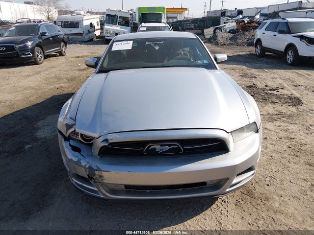 1ZVBP8AMXE5202713 Ford Mustang V6 Premium