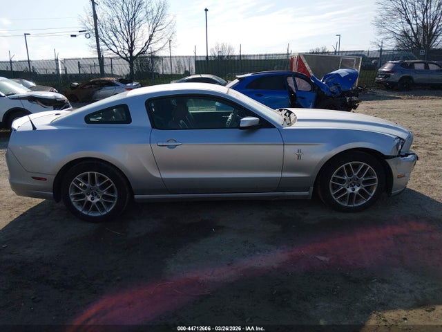 1ZVBP8AMXE5202713 Ford Mustang V6 Premium