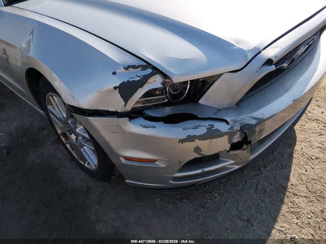 1ZVBP8AMXE5202713 Ford Mustang V6 Premium