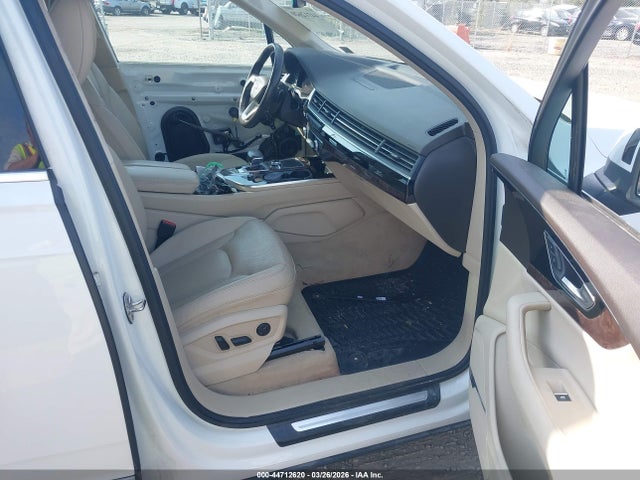 Audi Q7 55 Premium 2019 WA1LAAF77KD012804 Image 5