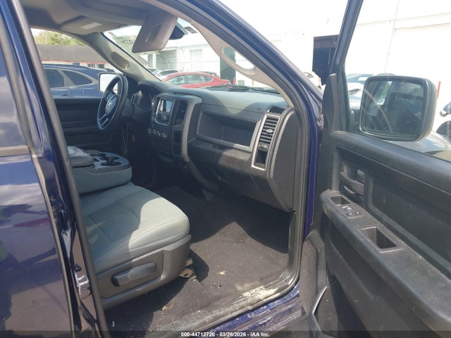 Продаж на аукціоні авто 2018 Ram 1500 Express  4x4 6'4 Box, vin: 1C6RR7FG8JS216492, номер лоту: 44712720