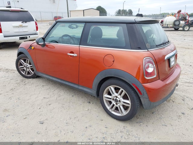 2012 MINI COOPER WMWSU3C58CT184741 Photo 2