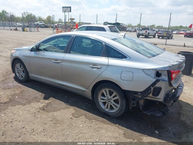 2015 HYUNDAI SONATA 5NPE24AF9FH079657 Photo 2