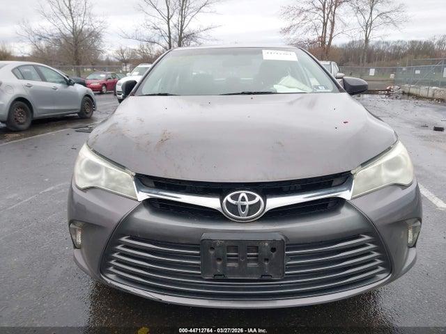 44712764 :رقم المزاد ، 4T1BF1FK1HU276919 vin ، 2017 Toyota Camry Le مزاد بيع