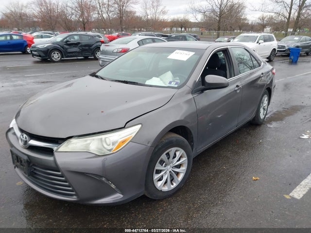 44712764 :رقم المزاد ، 4T1BF1FK1HU276919 vin ، 2017 Toyota Camry Le مزاد بيع