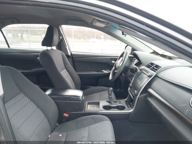 44712764 :رقم المزاد ، 4T1BF1FK1HU276919 vin ، 2017 Toyota Camry Le مزاد بيع
