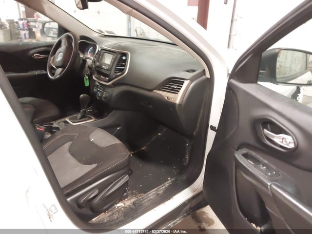 44712781 :رقم المزاد ، 1C4PJMAB8GW156247 vin ، 2016 Jeep Cherokee Sport مزاد بيع