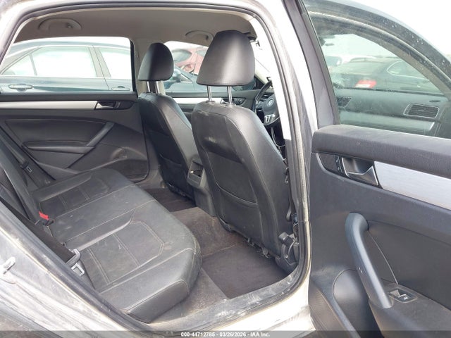 2012 Volkswagen Passat 2.5l Se მანქანა იყიდება აუქციონზე, vin: 1VWBH7A31CC018476, აუქციონის ნომერი: 44712785