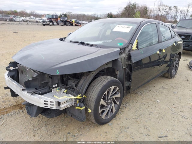 Продажа на аукционе авто 2018 Honda Civic Ex, vin: 2HGFC2F72JH542085, номер лота: 44712789