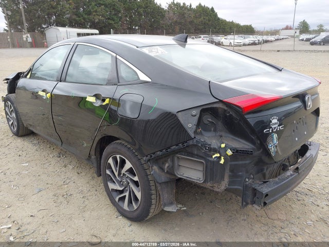 Продажа на аукционе авто 2018 Honda Civic Ex, vin: 2HGFC2F72JH542085, номер лота: 44712789