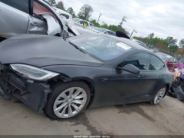 2018 Tesla Model S 100d/75d/p100d მანქანა იყიდება აუქციონზე, vin: 5YJSA1E28JF280954, აუქციონის ნომერი: 44712804