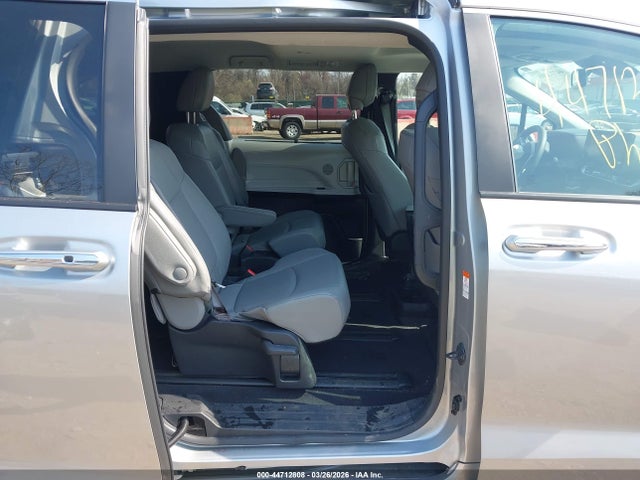 Aukcja sprzedaży 2025 Toyota Sienna Xle, vin: 5TDYRKEC4SS262532, numer aukcji: 44712808