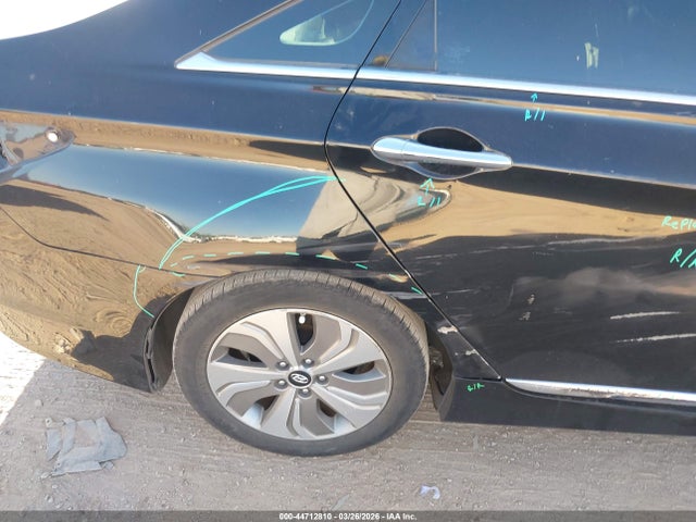 2013 Hyundai Sonata Hybrid Limited მანქანა იყიდება აუქციონზე, vin: KMHEC4A47DA050508, აუქციონის ნომერი: 44712810