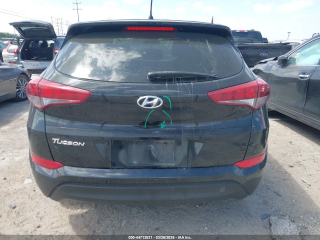 KM8J23A46JU684592 Hyundai TUCSON SE