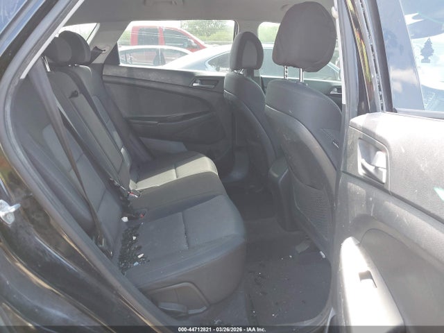 KM8J23A46JU684592 Hyundai TUCSON SE