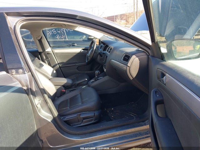 2017 Volkswagen Jetta 1.4t Se მანქანა იყიდება აუქციონზე, vin: 3VWDB7AJ1HM388907, აუქციონის ნომერი: 44712896