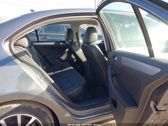 2017 Volkswagen Jetta 1.4t Se მანქანა იყიდება აუქციონზე, vin: 3VWDB7AJ1HM388907, აუქციონის ნომერი: 44712896