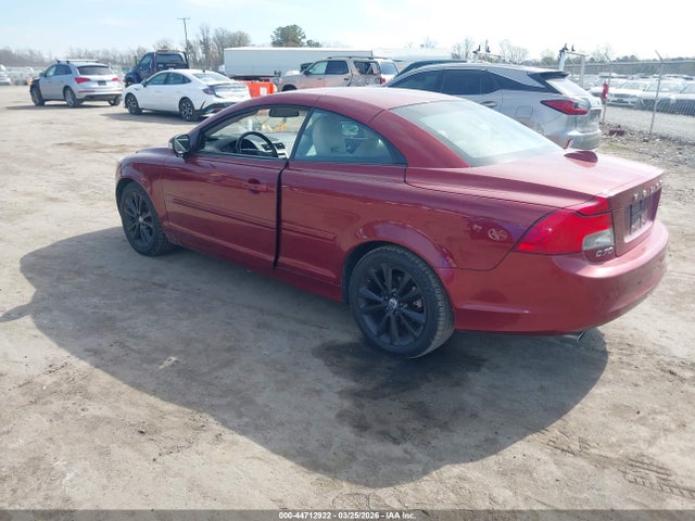 2012 VOLVO C70 YV1672MC9CJ130129 Photo 2