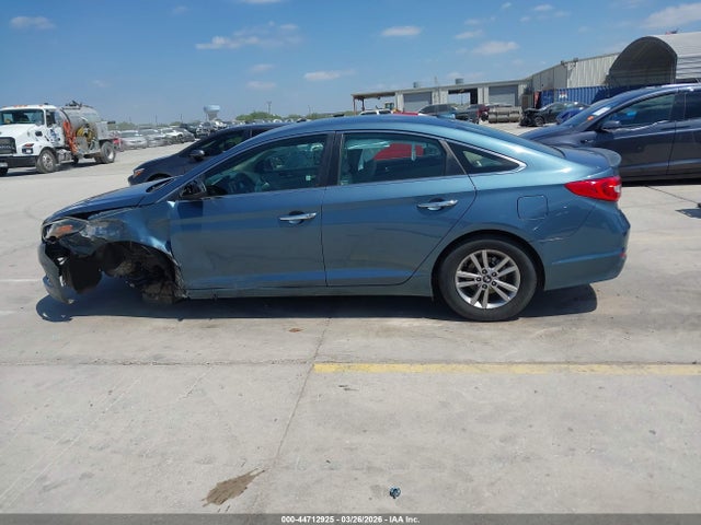 Hyundai SONATA SE 2016 5NPE24AF3GH286689 Image 14