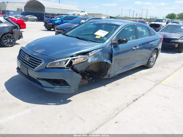 Hyundai SONATA SE 2016 5NPE24AF3GH286689 Image 2