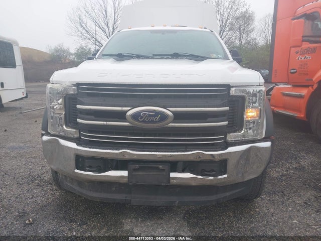 Ford F-550 Chassis Xl 2017 1FD0X5HT0HEF23228 Image 12