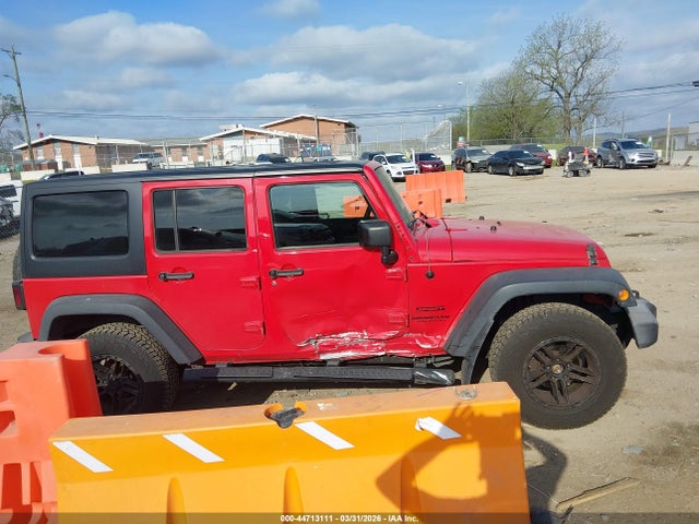 1C4BJWDG5HL529003 Jeep Wrangler Unlimited Sport 4x4