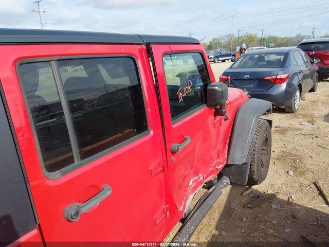 1C4BJWDG5HL529003 Jeep Wrangler Unlimited Sport 4x4