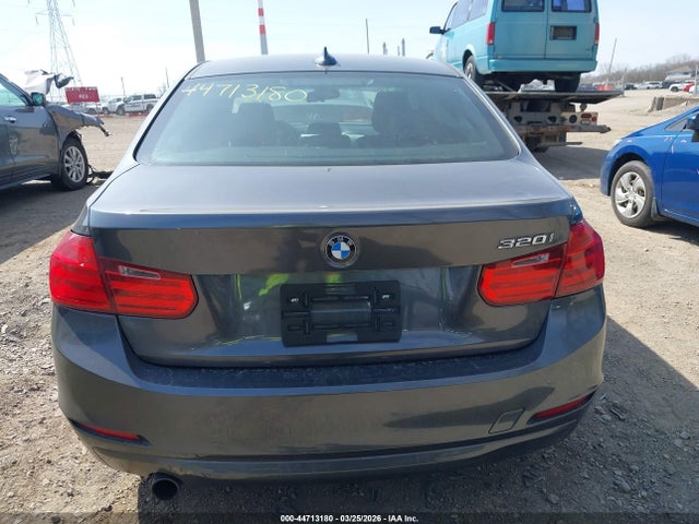 44713180 :رقم المزاد ، WBA3B1C51FP831153 vin ، 2015 Bmw 320i مزاد بيع