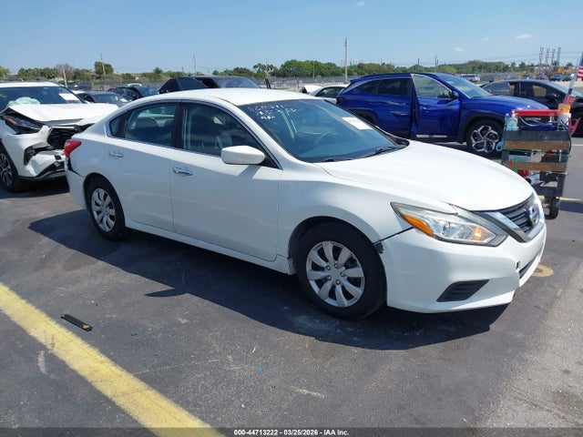2016 Nissan Altima 2.5/2.5 S/2.5 Sl/2.5 Sr/2.5 Sv მანქანა იყიდება აუქციონზე, vin: 1N4AL3AP3GN329657, აუქციონის ნომერი: 44713222