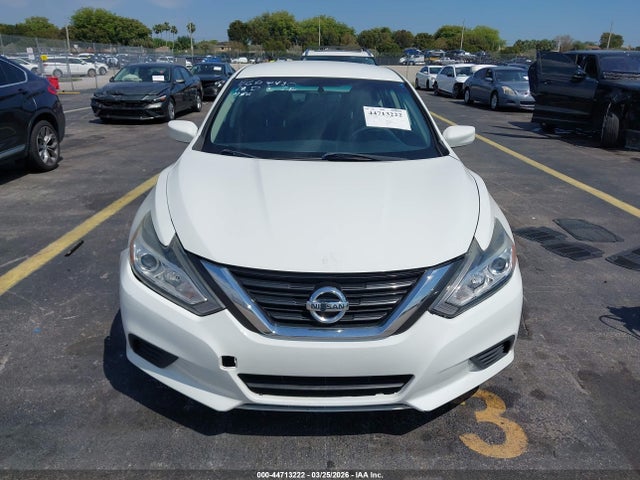 2016 Nissan Altima 2.5/2.5 S/2.5 Sl/2.5 Sr/2.5 Sv მანქანა იყიდება აუქციონზე, vin: 1N4AL3AP3GN329657, აუქციონის ნომერი: 44713222