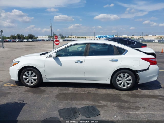 2016 Nissan Altima 2.5/2.5 S/2.5 Sl/2.5 Sr/2.5 Sv მანქანა იყიდება აუქციონზე, vin: 1N4AL3AP3GN329657, აუქციონის ნომერი: 44713222