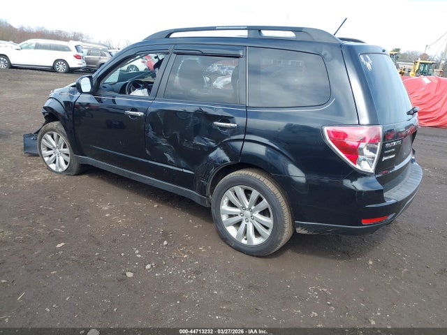 2013 SUBARU FORESTER JF2SHADC8DH427432 Photo 2