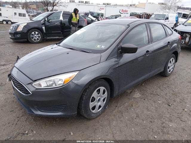 Ford FOCUS S 2017 1FADP3E25HL218315 Image 2