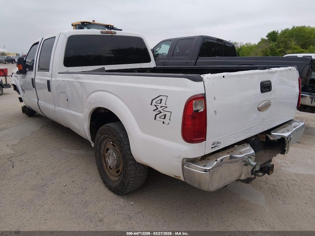 2011 FORD F-250 1FT7W2BT1BED07554 Photo 2