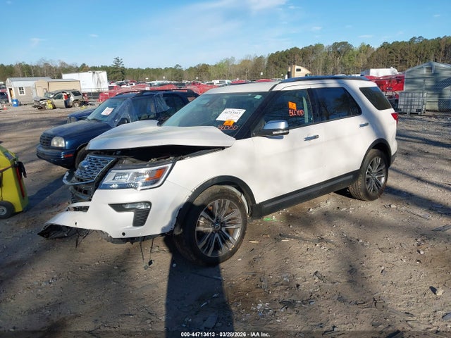 Ford Explorer Platinum 2018 1FM5K8HT9JGA86054 Image 2