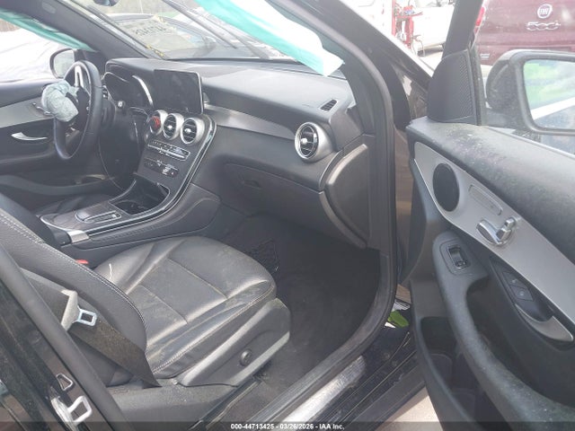 44713425 :رقم المزاد ، W1N0G8DB6LF858556 vin ، 2020 Mercedes-benz Glc 300 مزاد بيع