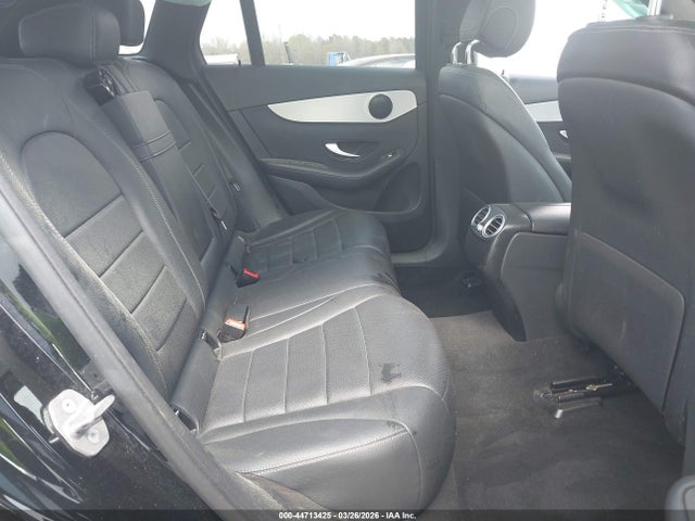 44713425 :رقم المزاد ، W1N0G8DB6LF858556 vin ، 2020 Mercedes-benz Glc 300 مزاد بيع