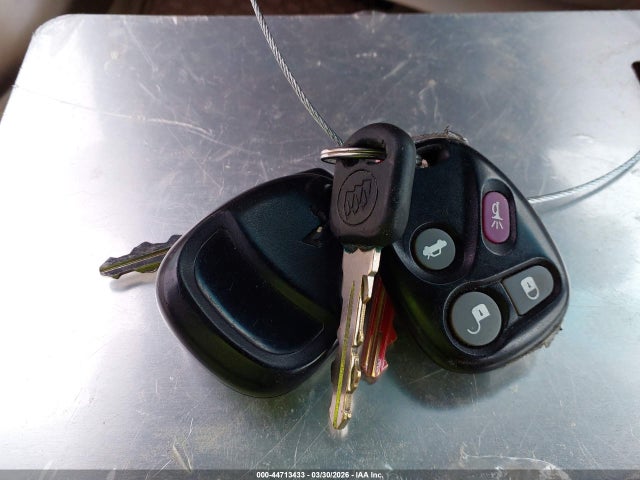 44713433 :رقم المزاد ، 1G4CW54K344137156 vin ، 2004 Buick Park Avenue مزاد بيع
