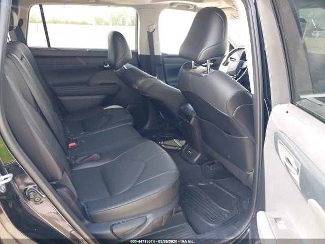 5TDGZRAH4MS527748 Toyota Highlander Xle